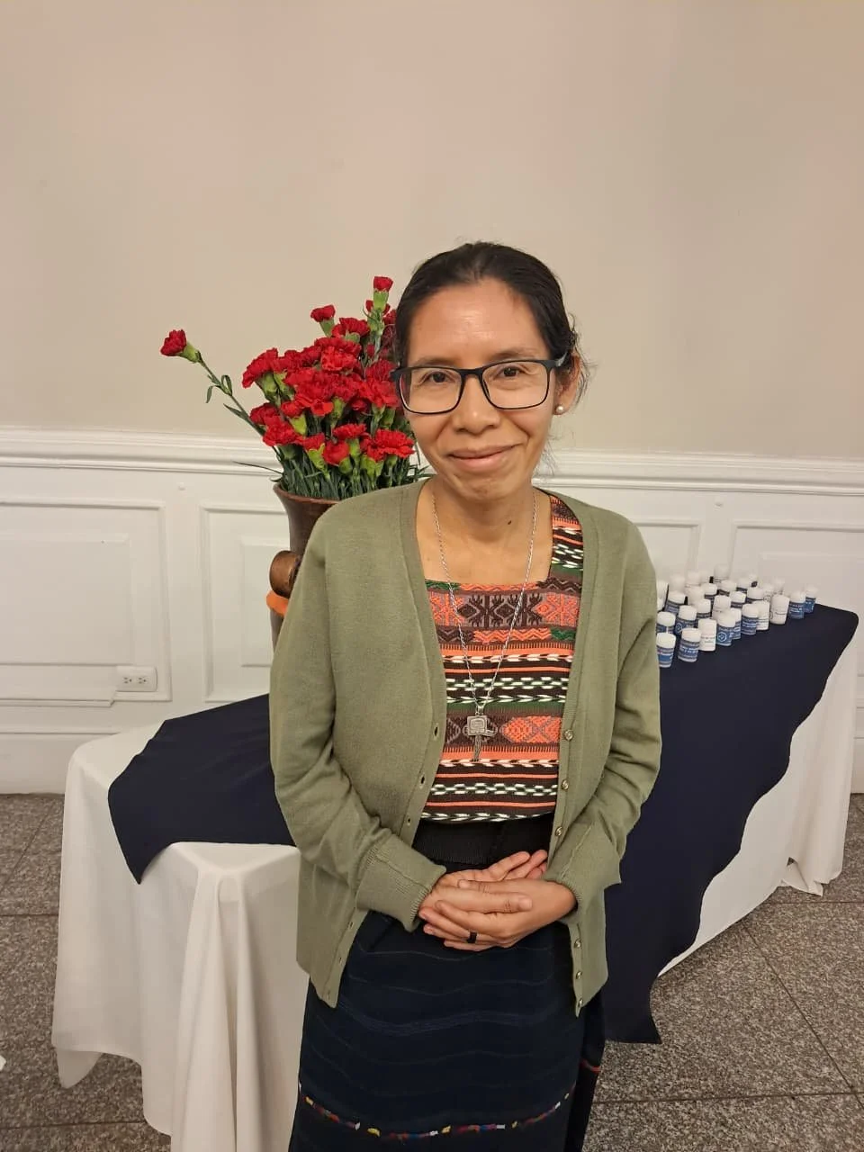  Laura Yax, misionera dominica del Rosario, vive el ejemplo de Jesús en el colegio Nueva Vida, donde es educada la infancia trabajadora del mercado La Terminal. Foto: Violeta Cetino 